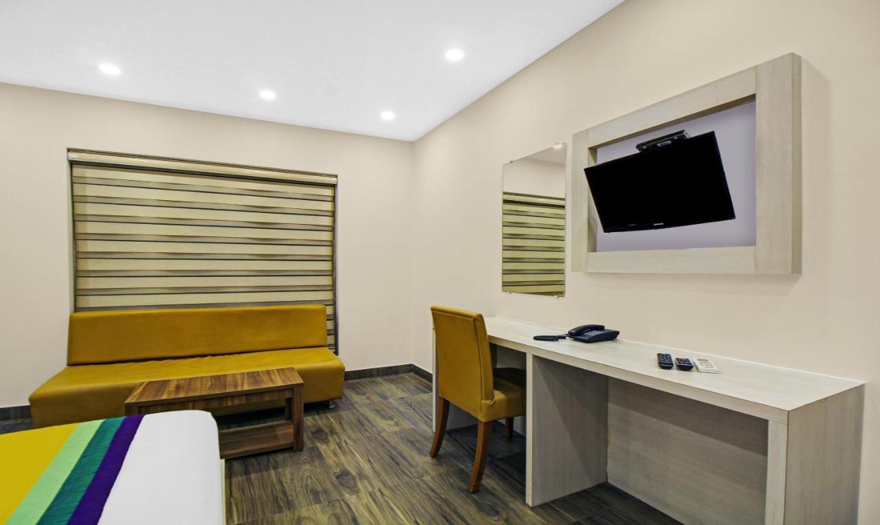 Itsy Hotels Transit Express Kolkata Bagian luar foto